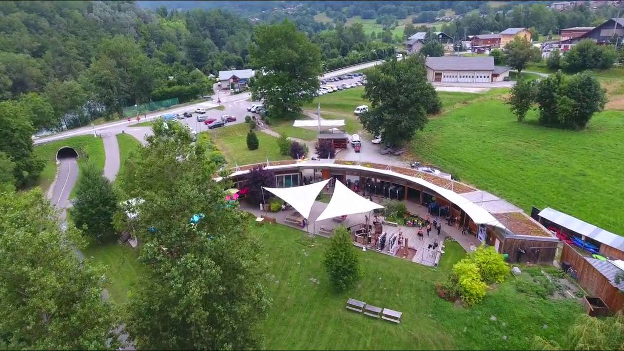 Base H2o outdoor à Landry, Peisey